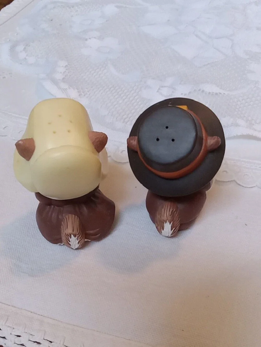 Thanksgiving Pilgrim Chipmunk Salt & Pepper